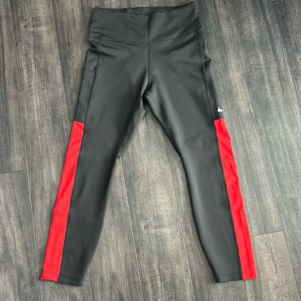 Nike Women's Capri Leggings Size Small